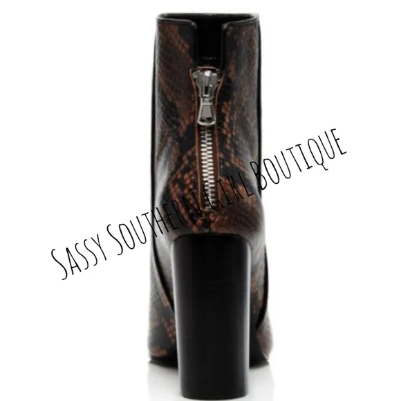 🆕⭐ AQUA brown black leather snake print booties