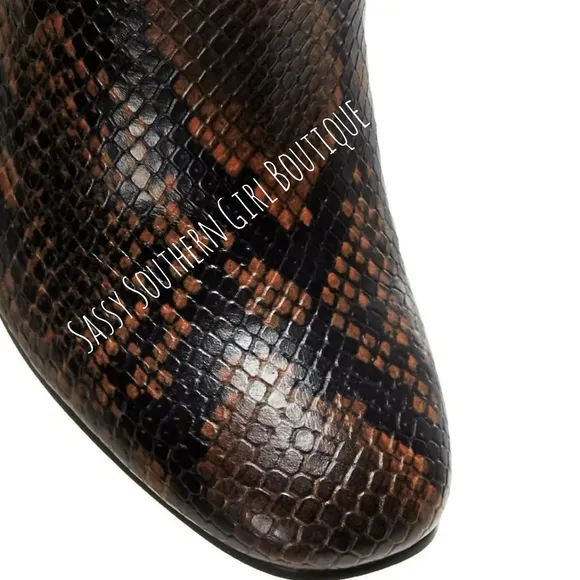 🆕⭐ AQUA brown black leather snake print booties