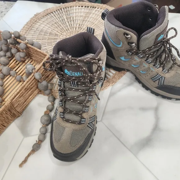 [ DENALI] Women's or boys ALPINE-SIZE 5.5 brown/gray/blue hi top hiking boots