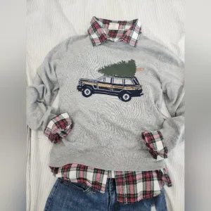 [ J CREW] Gray Kids Size MEDIUM Sweater with station Wagon/ Tree Design
