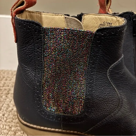🦄 Mini Boden - Kids Navy Leather Chelsea Boots - size 35