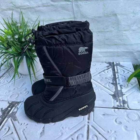 -SOREL Snow Boots toddler Size 13  gently used unisex