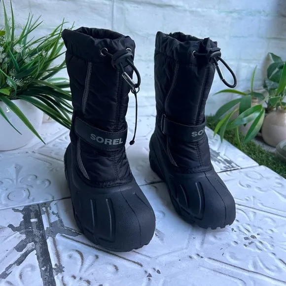 -SOREL Snow Boots toddler Size 13  gently used unisex