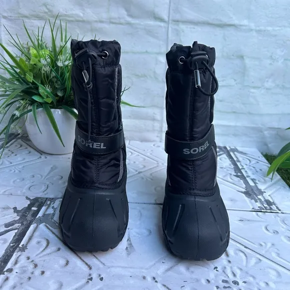 -SOREL Snow Boots toddler Size 13  gently used unisex