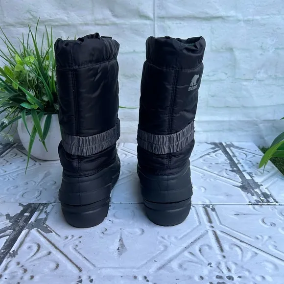 -SOREL Snow Boots toddler Size 13  gently used unisex