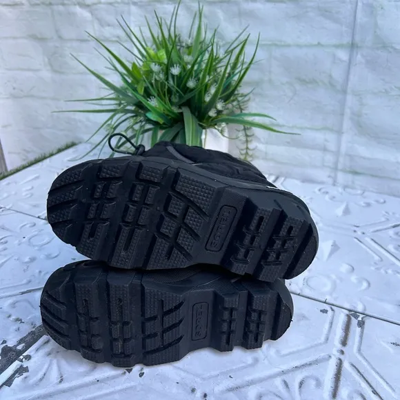 -SOREL Snow Boots toddler Size 13  gently used unisex