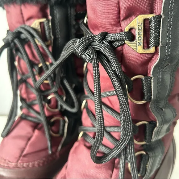 [10] Vintage Sorel Winter Boots in Maroon with Black Leather Pattern Detail