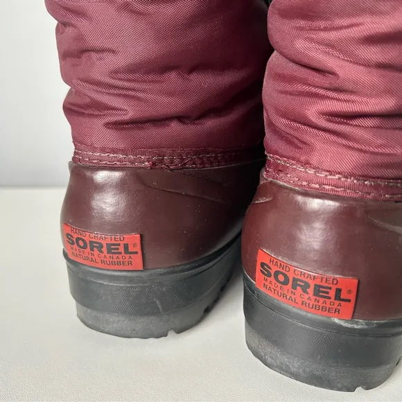 [10] Vintage Sorel Winter Boots in Maroon with Black Leather Pattern Detail