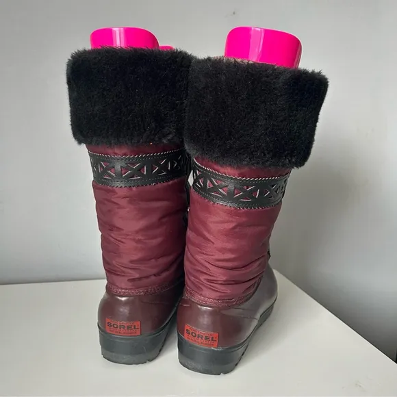 [10] Vintage Sorel Winter Boots in Maroon with Black Leather Pattern Detail
