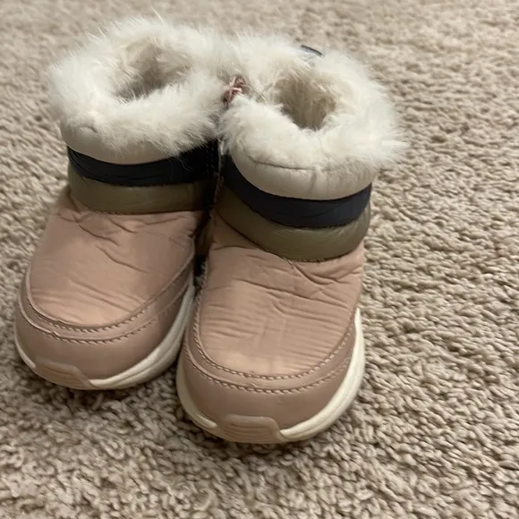 2 ZARA Baby winter boots
