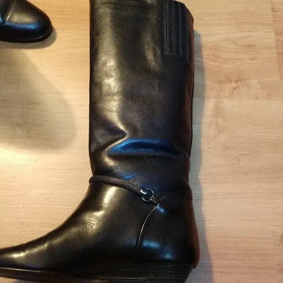 #7 R BLACK BLACK ITALIAN LEATHER Gunmetal Mesh Braceleted Boots Nearly New