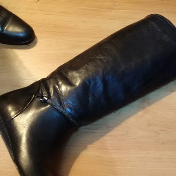 #7 R BLACK BLACK ITALIAN LEATHER Gunmetal Mesh Braceleted Boots Nearly New