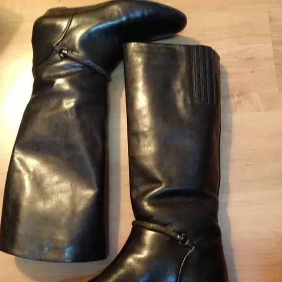 #7 R BLACK BLACK ITALIAN LEATHER Gunmetal Mesh Braceleted Boots Nearly New