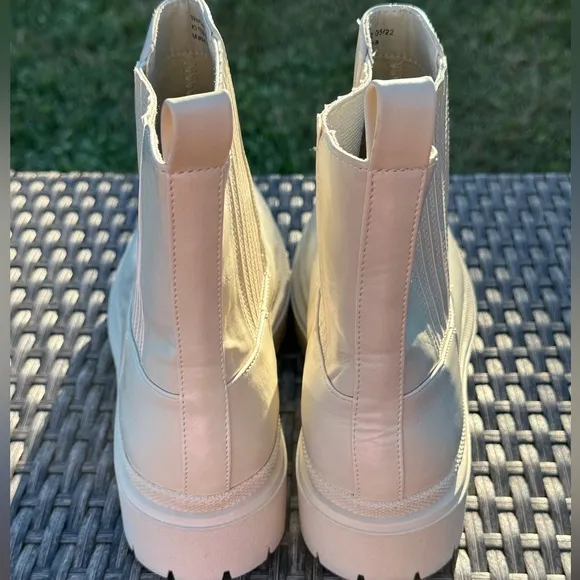 Abercrombie &amp; Fitch Loris Ankle Boots - Size 10 - Like New
