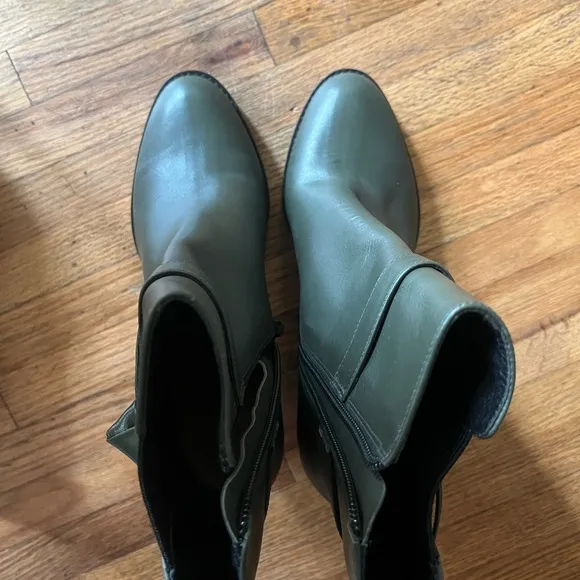 Alexandre Birman Clarita Chelsea Heeled Boots with Chunky Heel