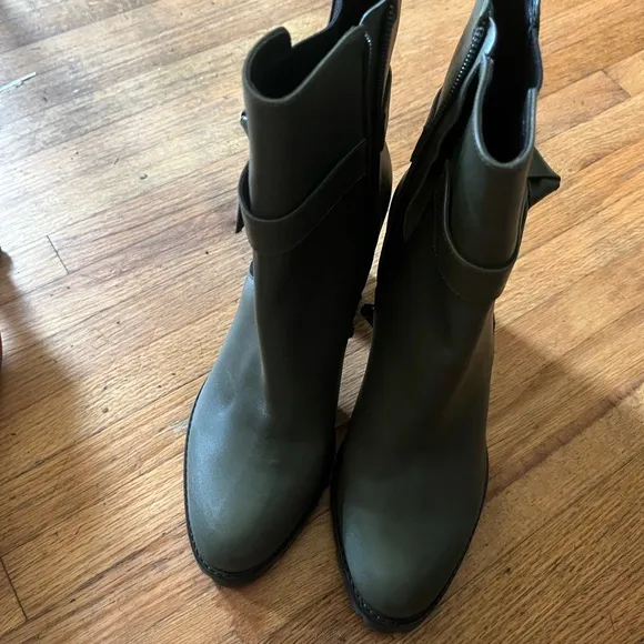 Alexandre Birman Clarita Chelsea Heeled Boots with Chunky Heel