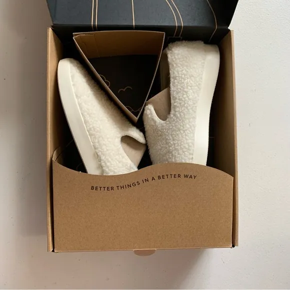 Allbirds Mens Size 10 Natural White (Cream) Wool Lounger Fluff NEW IN BOX