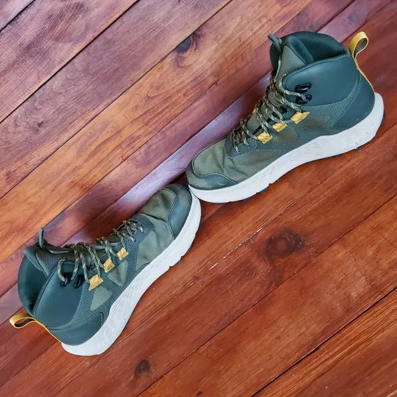 Altra Hiking Boots Men 8.5 Dusty Olive Green Timp 5 Hiker GTX Goretex Vibram