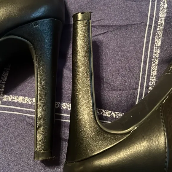 Antonio Melani black leather and suede boots, size 9