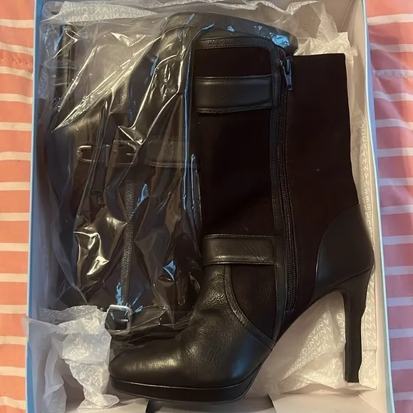 Antonio Melani black leather and suede boots, size 9