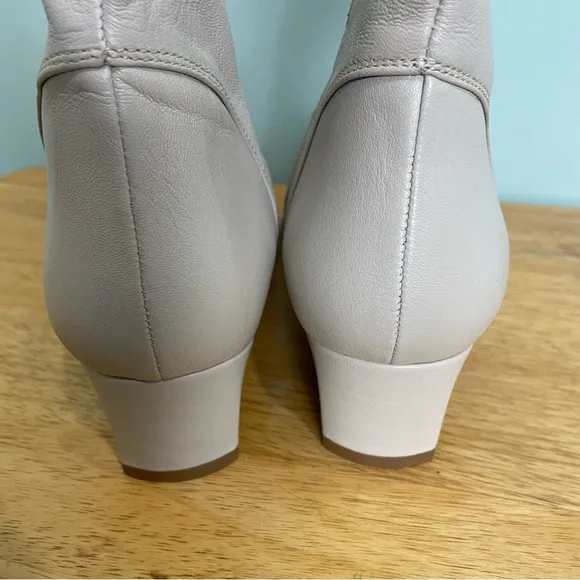 Aquatalia Selini Leather Women’s Boots Booties Cream Ivory Size 10.5 NWOT
