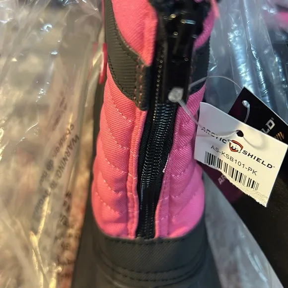 ARCTIC Shield Pink/ black winter boots size 3