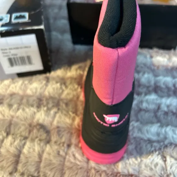 ARCTIC Shield Pink/ black winter boots size 3