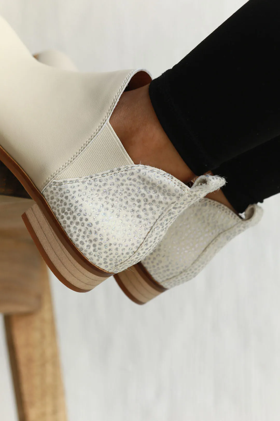 Aria Beige   Silver Cheetah