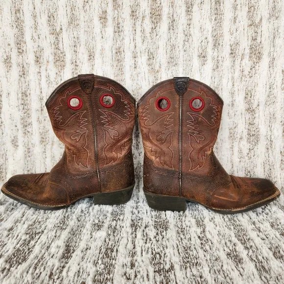 Ariat &quot;Heritage Roughstock&quot; Distressed Brown Western Boots | Big Kid's Size 5.5