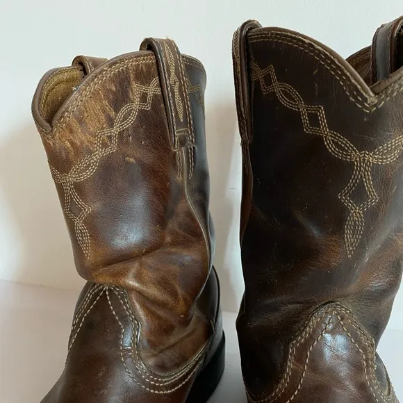 ARIAT Heritage Roper Boots Brown Cowboy Boots Mens size 6B