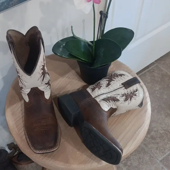 Ariat Kids Boots Brown and Cream