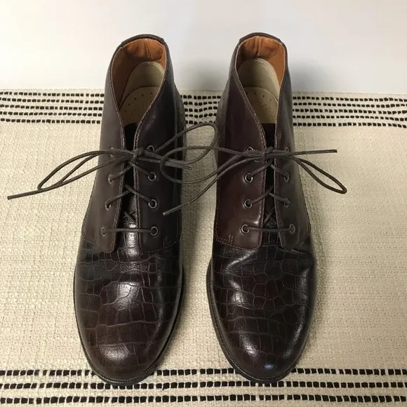 ARIAT / Ladies Brown Leather Croc Print Lace Up Ankle Boots Size 6B