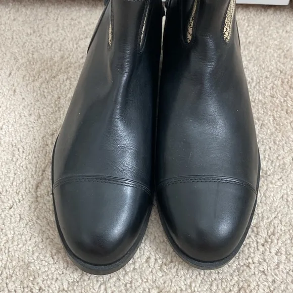 Ariat NWOB Women's‎ Riding Boots Size 7B Black Leather Plaid Zip Up Equestrian