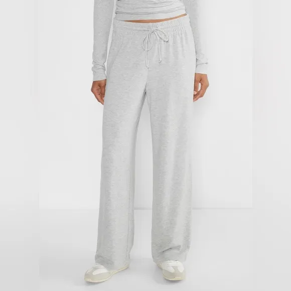 Aritzia Matching Set Destination Longsleeve Recharge Pant Heather Light Grey