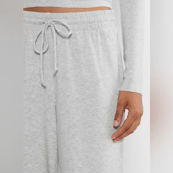 Aritzia Matching Set Destination Longsleeve Recharge Pant Heather Light Grey