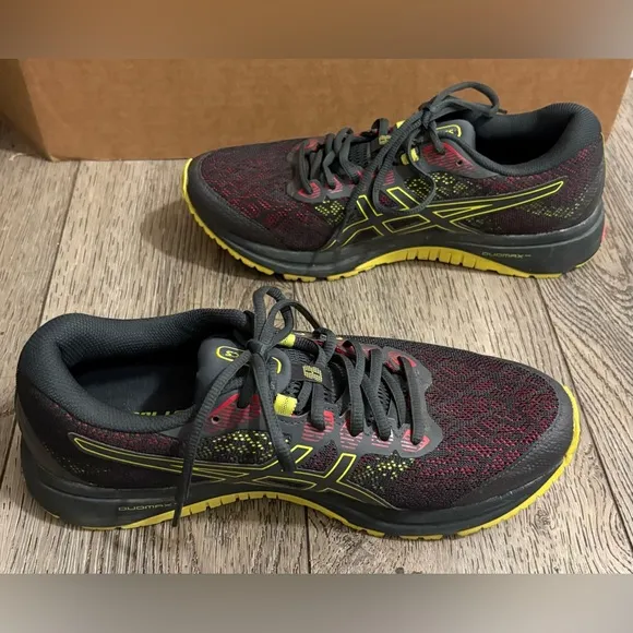 Asics GT-1000 8 Goretex Running Shoes Men’s size 9