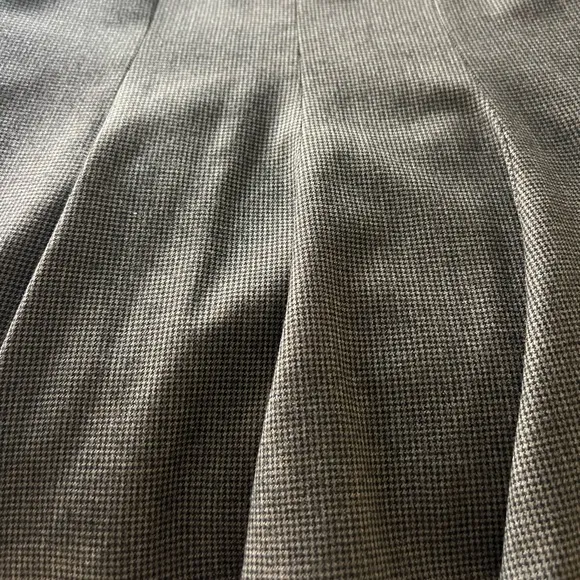 Banana Republic Pencil skirt | mermaid back | black and brown checkered size 4