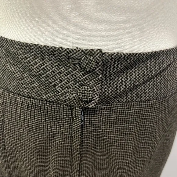 Banana Republic Pencil skirt | mermaid back | black and brown checkered size 4