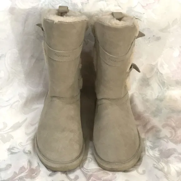 BearPaw Alexandra Cream Suede/Wool Blend Winter Boots size 9
