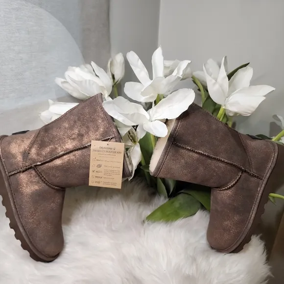 Bearpaw Emma Womens Suede Winter  Boots size8 new