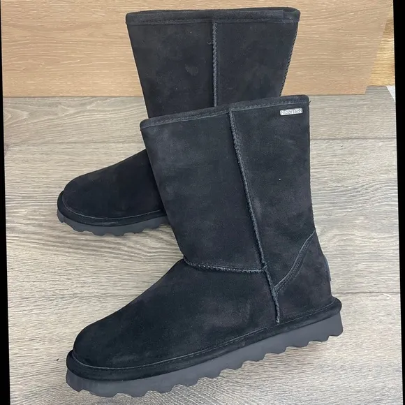 Bearpaw Helen Women's Insulated Black Boots - New with box.  Size: 8