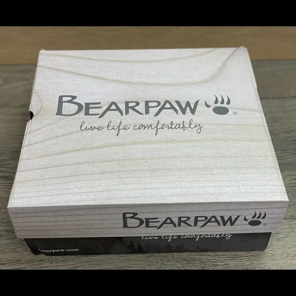 Bearpaw Helen Women's Insulated Black Boots - New with box.  Size: 8