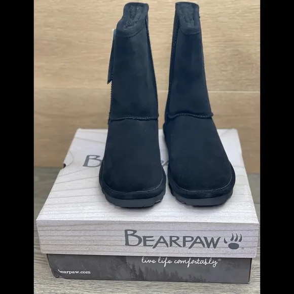 Bearpaw Helen Women's Insulated Black Boots - New with box.  Size: 8