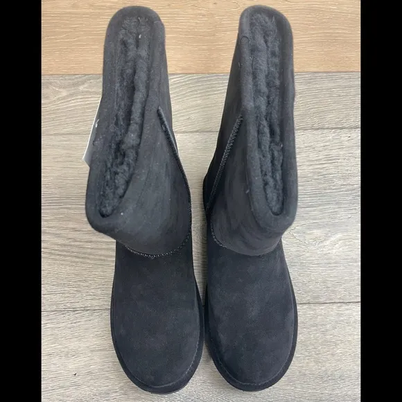 Bearpaw Helen Women's Insulated Black Boots - New with box.  Size: 8