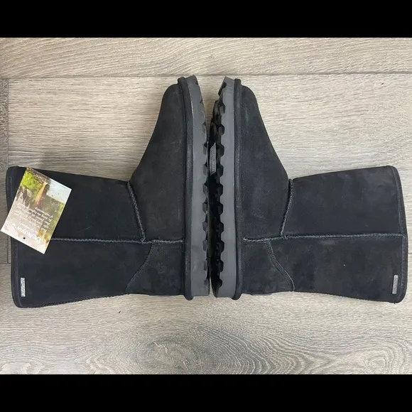 Bearpaw Helen Women's Insulated Black Boots - New with box.  Size: 8