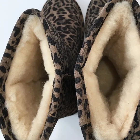 BearPaw Youth Girls brown leopard sheep skin/wool lined pull on winter boots 3Y