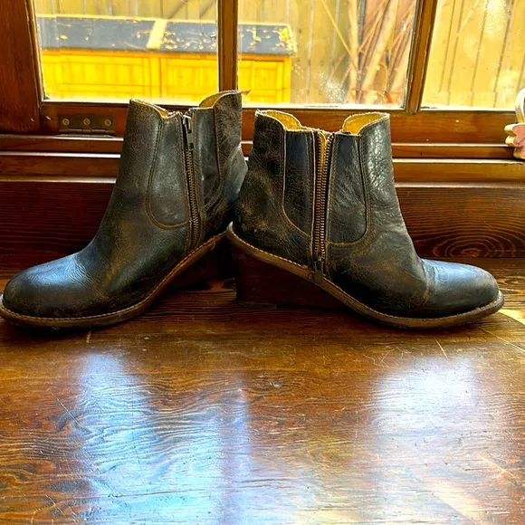 Bed Stu Women's Countess Black Lux Leather Ankle Wedge Boots Size 10