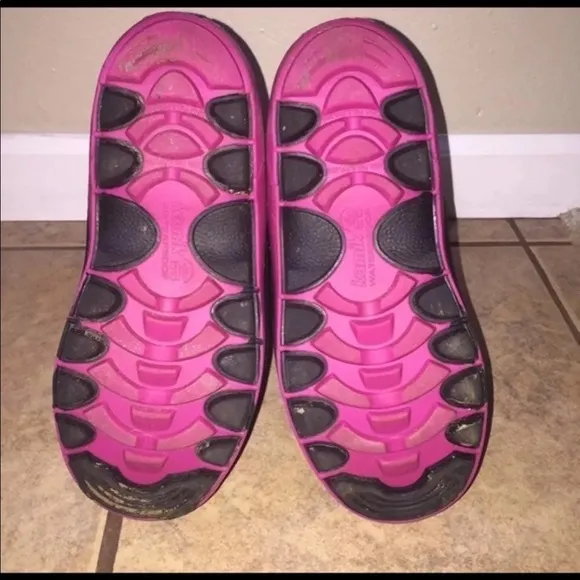 BEST BOOTS EVER!!! Girls Kamik winter rain snow boots camouflage pink size 5