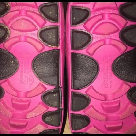 BEST BOOTS EVER!!! Girls Kamik winter rain snow boots camouflage pink size 5