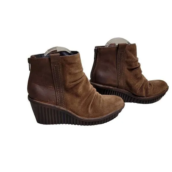 Bionica Suede Slouch Ankle Wedge Boots Brown 6.5
